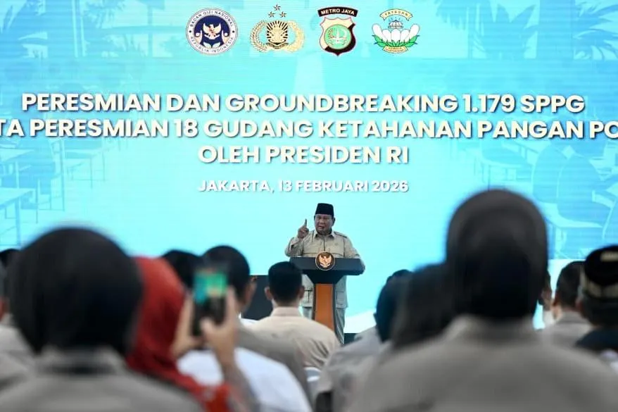 Presiden Resmikan 1.072 SPPG, 18 Gudang Ketahanan Pangan dan Ground breaking 107 SPPG Polri