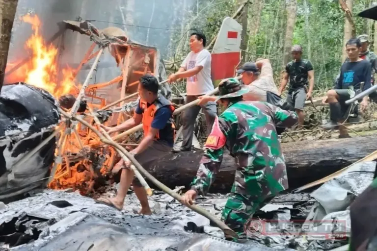 TNI Temukan dan Evakuasi Pesawat Pelita Air Jatuh di Pegunungan Krayan Timur