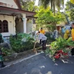 Personel Polres Sibolga dan TNI Gelar Gotong Royong