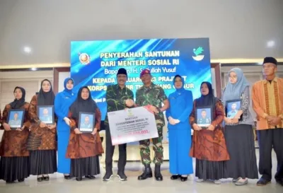 Longsor di Cisarua, Menteri Sosial Serahkan Santunan 23 Ahli Waris Prajurit Korps Marinir TNI AL