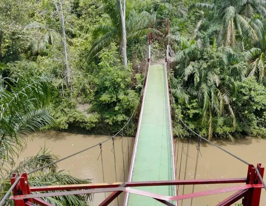 Kodim 0209/LB Pembangunan Jembatan Gantung di Huta Godang Labusel Selesai