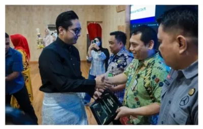 Peringkat Kedua, Kominfo Kota Medan Mendapatkan Piagam Penghargaan