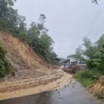 Tapteng Kembali Diterjang Longsor, Jalan Nasional Sibolga – Tarutung Lumpuh Tidak Bisa Dilalui Kendaraan