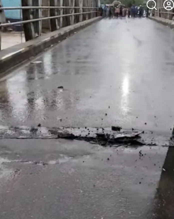 Jembatan Lopian di Tapteng Dikhawatirkan Putus, Akibat Diterjang Banjir