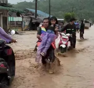 Hujan Deras di Tapteng, Sejumlah Wilayah dii Kecamatan Tukka Diterjang Banjir