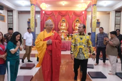 Imlek 2577, Wali Kota Tanjungbalai Mahyaruddin Salim Kunjungi Vihara Tri Ratna