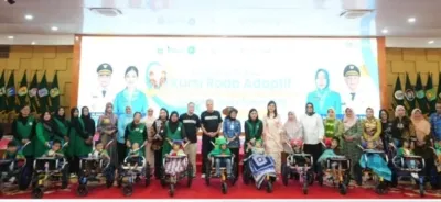 Wujud Kepedulian, 9 Anak Disabilitas di Binjai Terima Kursi Roda Khusus