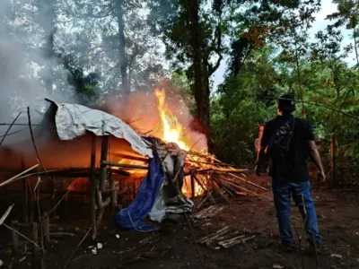 Polsek Pancur Batu Gerebek Sarang Narkoba dan Judi di Sibolangit, Tiga Pria Diamankan