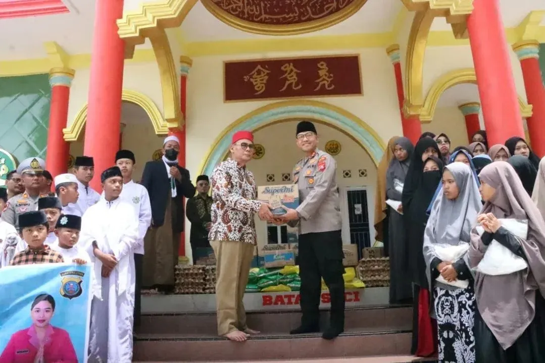 Polres Tanah Karo Gelar Bakti Sosial di Masjid Muhammad Chang Ho