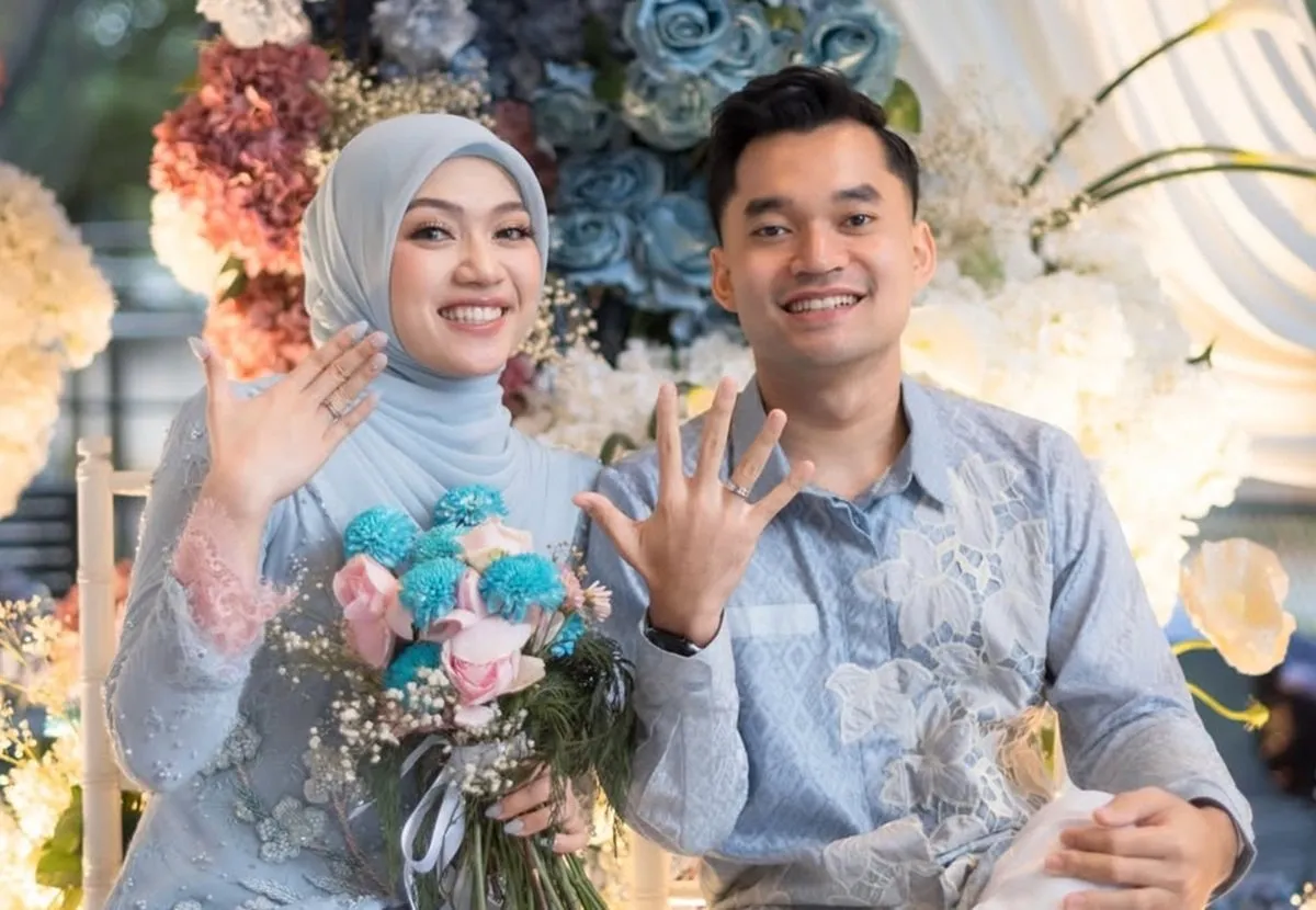 Pebulu Tangkis Supercantik Indah Cahya Resmi Dilamar Leo Rolly