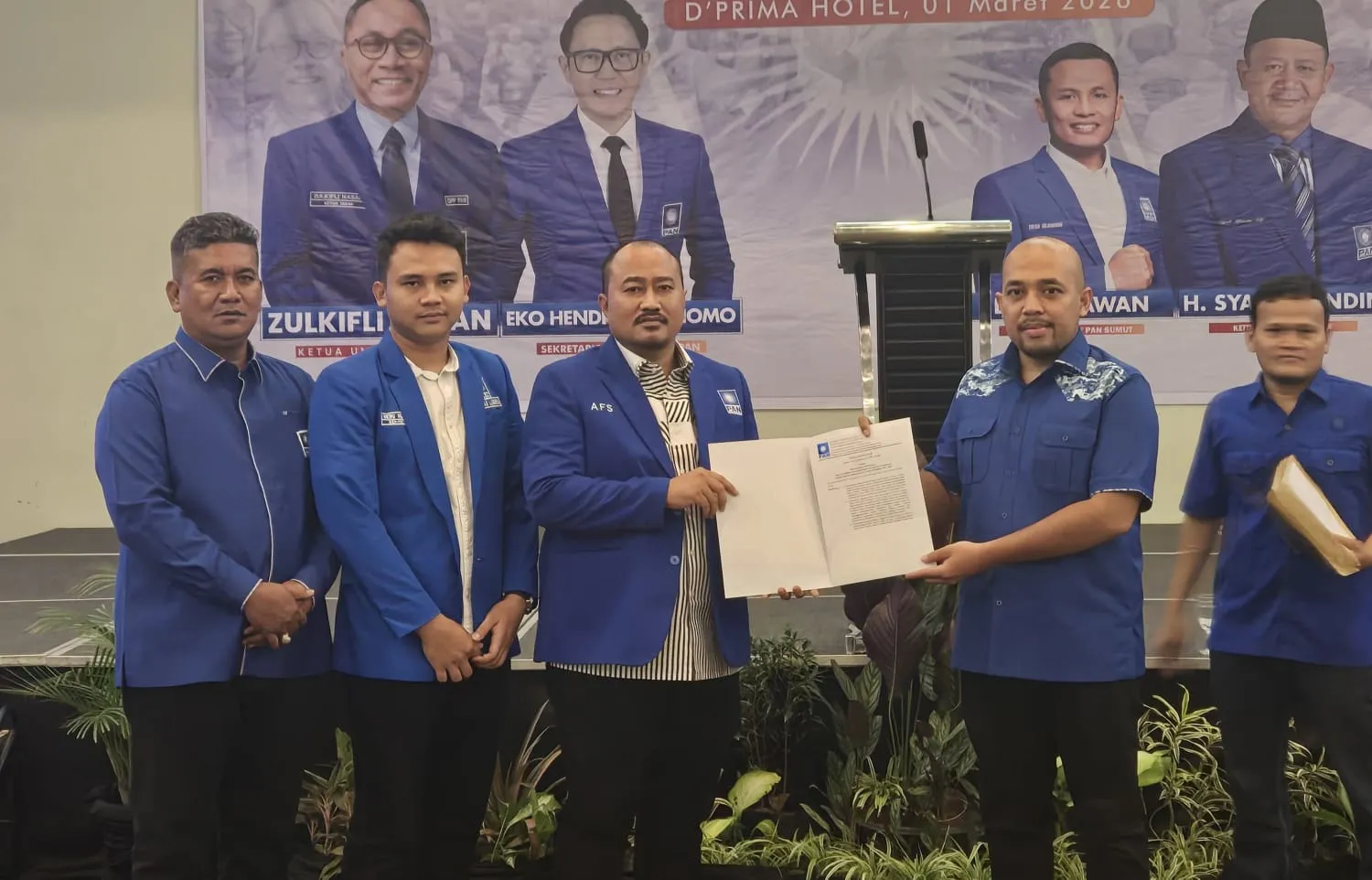 Ahmad Fauzi Syahputra Terima SK Pengurus DPD PAN Labura Periode 2024 2029