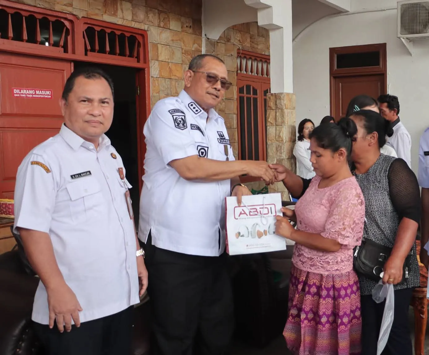 58 Lansia dan Disabilitas Terima Bantuan Sosial di Dairi