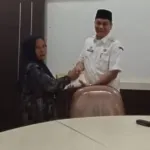 Bupati Padanglawas Serahkan Tali Asih kepada Anggota Korpri Purna Tugas