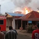 Kebakaran Jelang Berbuka Bikin Geger Warga Sibolga
