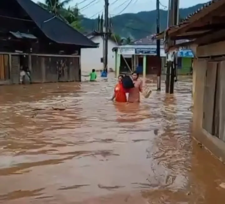 Banjir Jelang Idulfitri, Tapteng Masih Dirundung Pilu