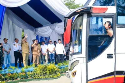 Wali Kota Medan Berangkatkan 4.000 Peserta Mudik