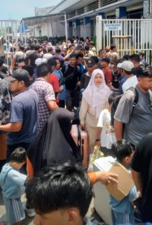 Arus Mudik Idulfitri, KMP Kelud Turunkan 3.620 Penumpang di Pelabuhan Belawan