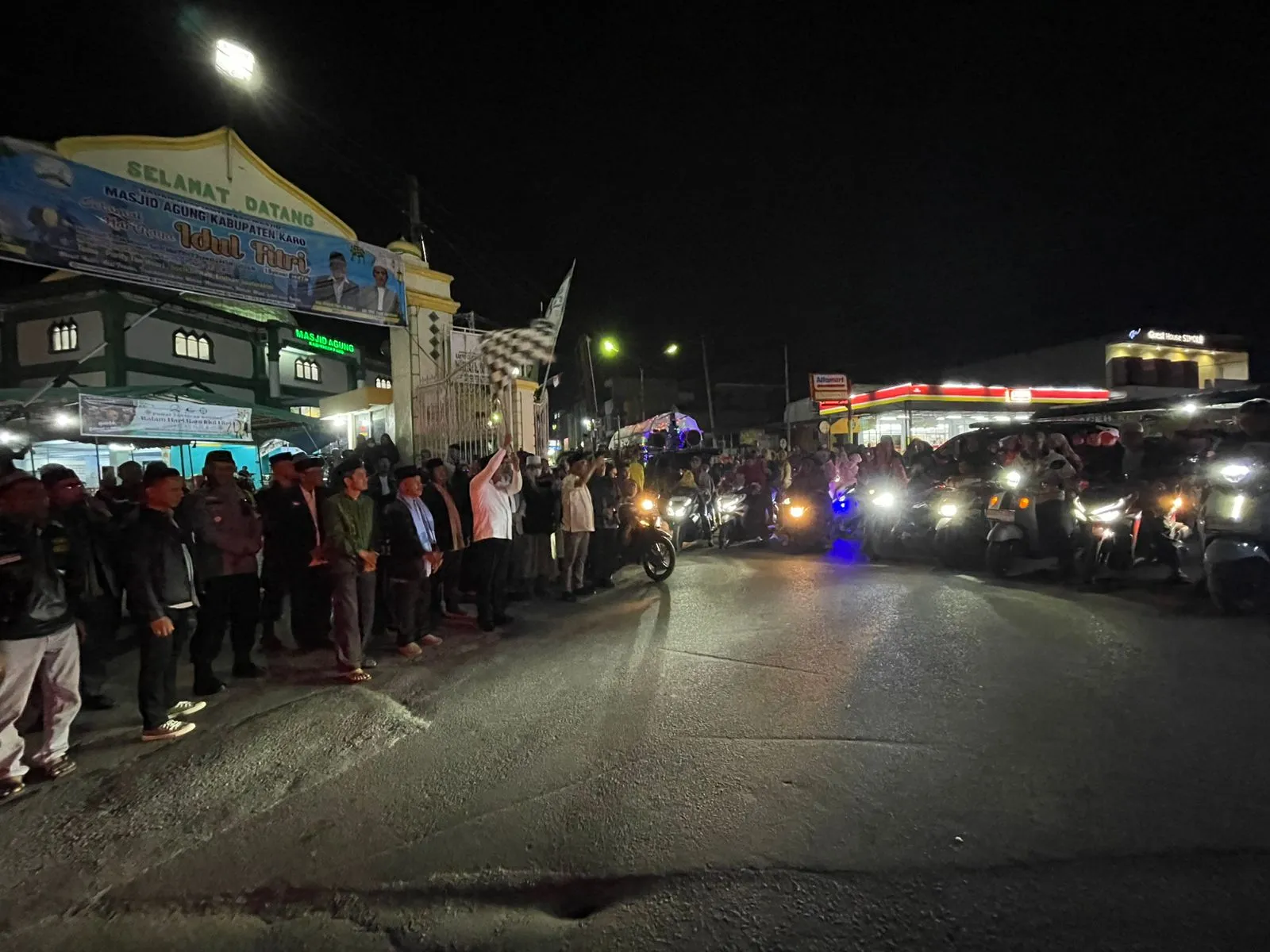 Ribuan Warga Meriahkan Pawai Takbiran di Kabanjahe
