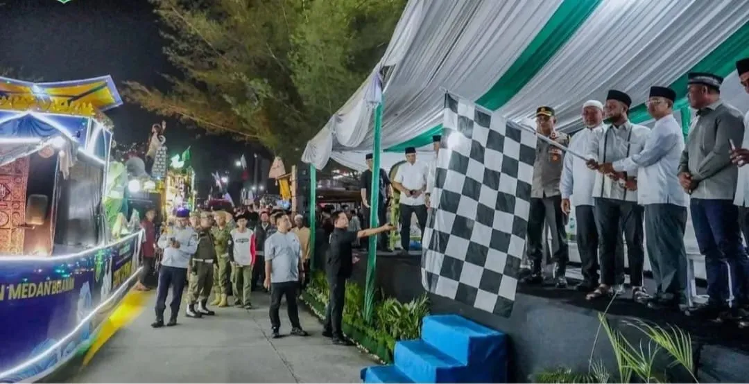 Warga Medan Utara Antusias Saksikan Pawai Takkbiran Malam Idulfitri