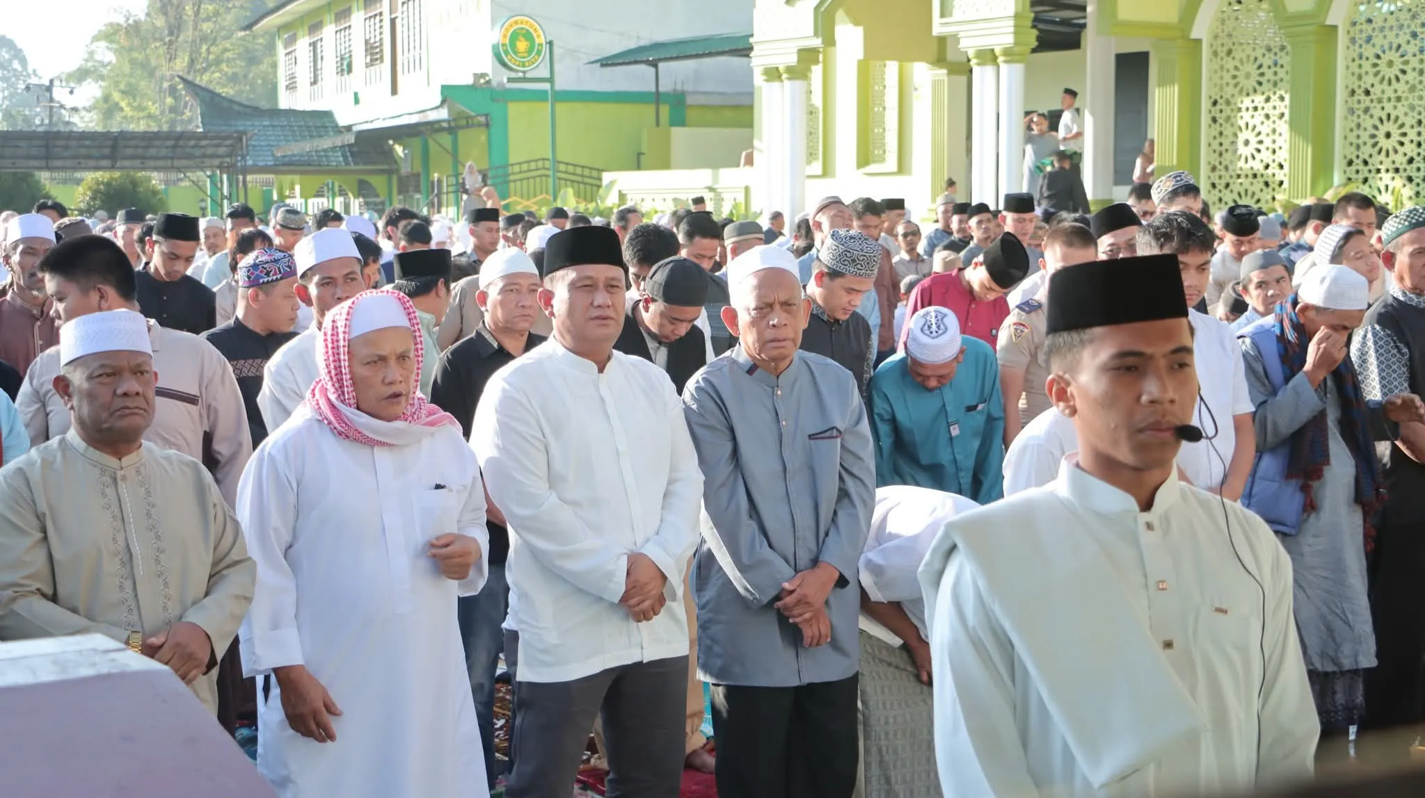 Wakil Bupati Dairi Shalat Idulfitri 1447 H di Mesjid Agung Sidikalang