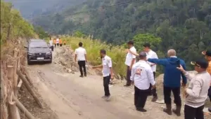 Jalinsum Sosopan – Sibuhuan Longsor ke Jurang, Pemudik Diminta Ekstra Waspada