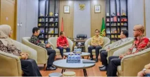 Rico Waas Tekankan Peran Apoteker dalam Perawatan dan Edukasi Obat kepada Masyarakat