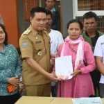 Bupati Humbahas Salurkan Bantuan bagi Warga Terdampak Bencana Alam
