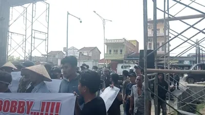 Aliansi Petani Bawang dan Mahasiswa Demo Polda Sumut, Resah Beredarnya Bawang Diduga Ilegal