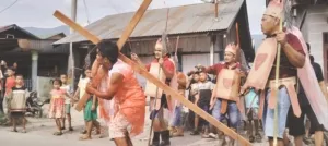 Ratusan Jemaat GBKP Perbulan Ikuti Jalan Salib, Suasana Haru Penuh Hikmad