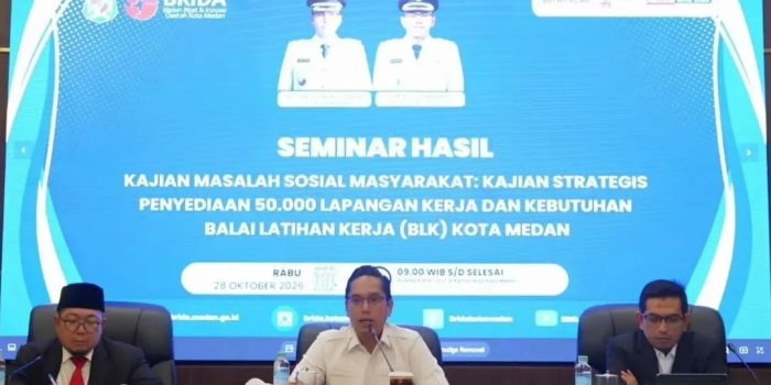 Wali Kota Medan Rico Waas memimpin seminar kajian penyediaan 50.000 lapangan kerja.