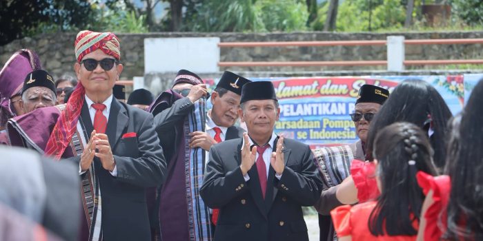 Pelantikan pengurus Parsadaan Pomparan Loho Raja di Silahisabungan, Dairi.